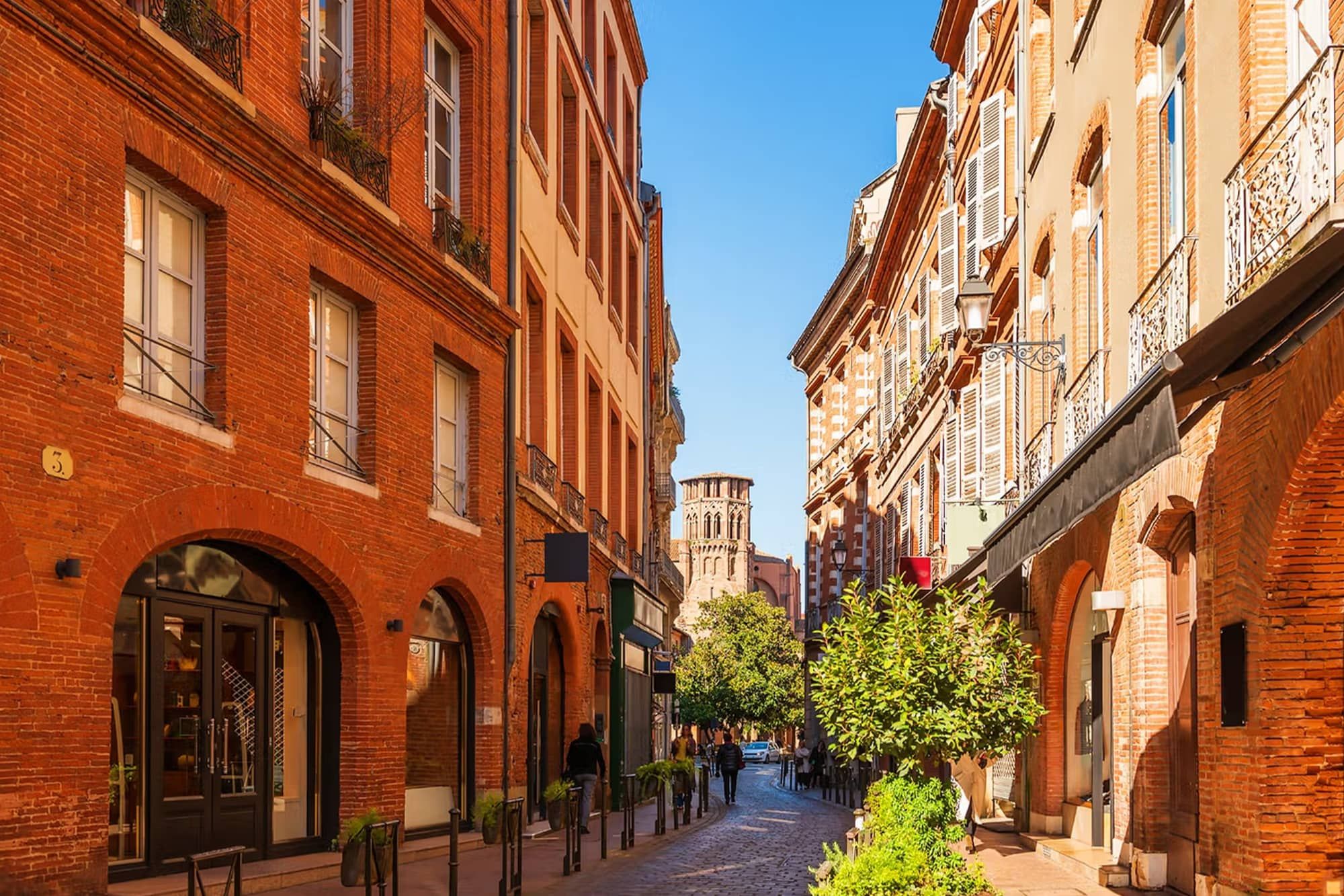 Hvor kan man spille fodbold i Toulouse?